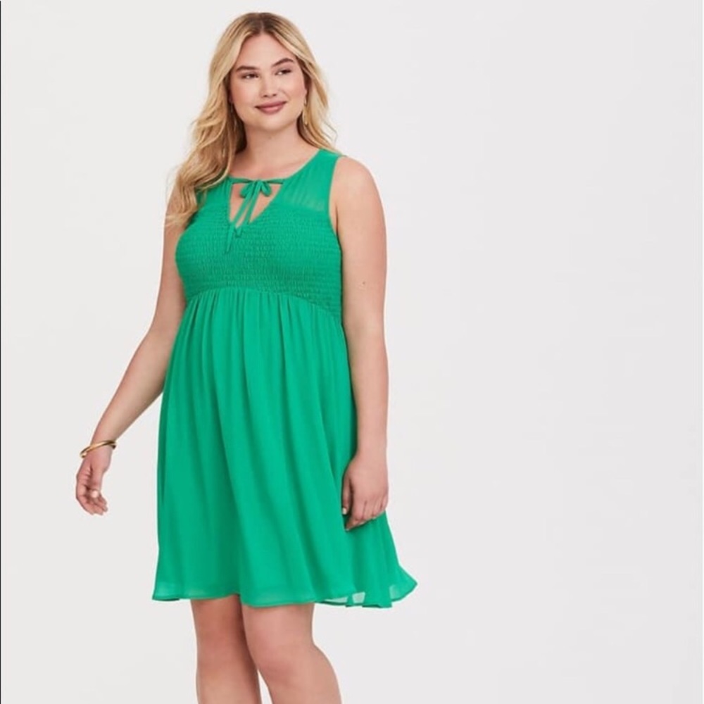 🆕 Torrid Green Chiffon Smocked Tie Sleeveless Tank Mini Dress